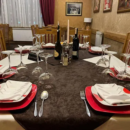 Hotel Dva Goluba 3*